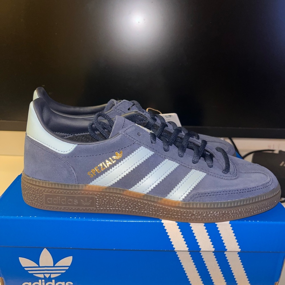 Adidas Navy Blue Gum Spezial Men Size 5.5 / Women Size 7